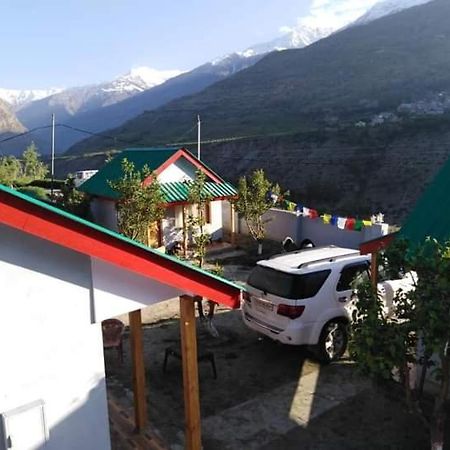 Flying Monk Huts & Restaurant Kyelang Exterior foto